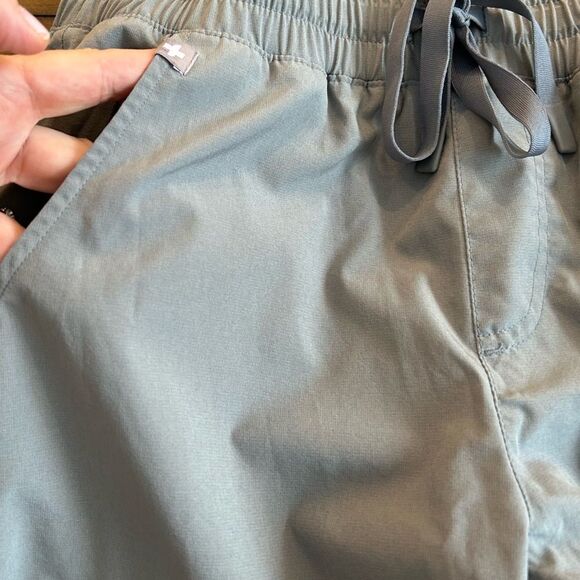 Figs Women’s Gray Zamora Jogger Scrub Pants Size Small - Picture 3 of 9